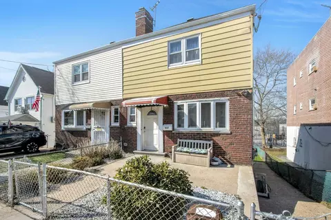 837 Swinton Ave, New York, NY 10465