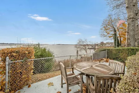 26 Indian Trl #26, New York, NY 10465