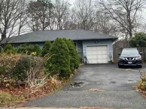 30 Somerset Ave, Mastic, NY 11950