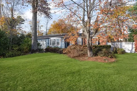 93 Ridgeway Ave, Setauket, NY 11733