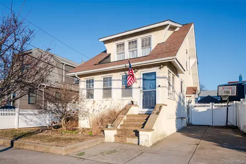 208 Franklin Blvd, Long Beach, NY 11561
