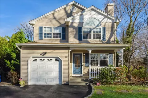 14 Hilltop Ave, Huntington, NY 11743