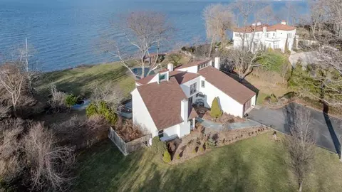 2 Richard Path, Saint James, NY 11780