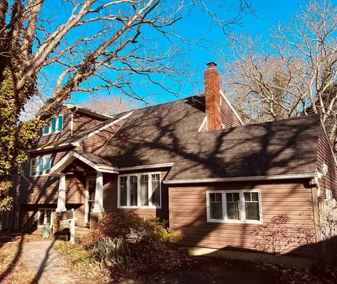 49 Maple Ave, Bellport, NY 11713