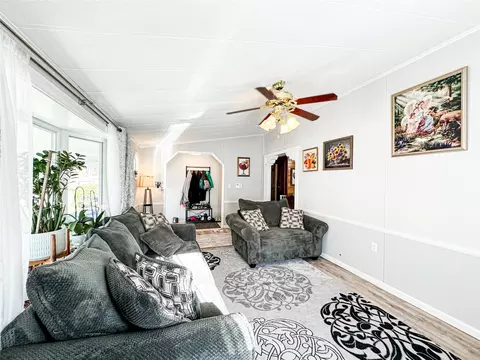 1800 Osborn Ave #21E, Riverhead, NY 11901