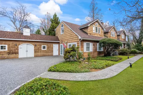14 Soundbeach Dr, Glen Cove, NY 11542