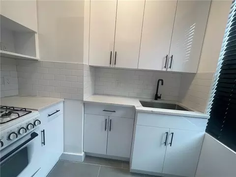 3321 Bruckner Blvd #2L, New York, NY 10461