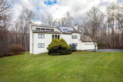 13 Bedell Rd, Amawalk, NY 10501