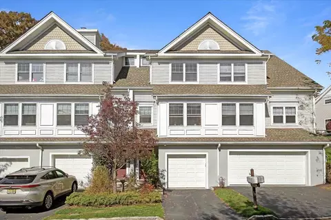 134 Underhill Ln, Peekskill, NY 10566