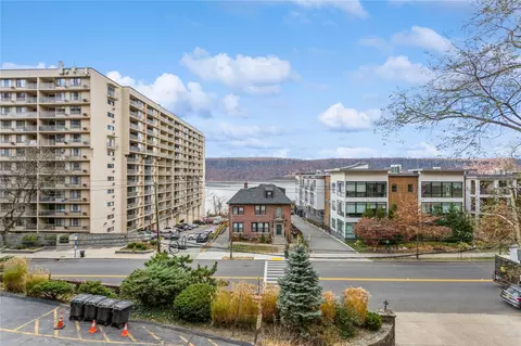 1120 Warburton Ave #1B, Yonkers, NY 10701