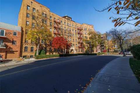 83-44 Lefferts Blvd #2M, New York, NY 11415