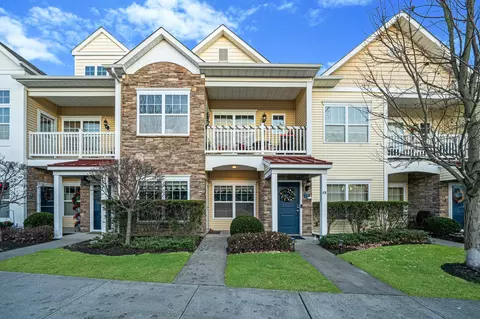 14 Lager Ln #14, Patchogue, NY 11772