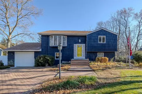 30 Kenneth Ave, Huntington, NY 11743