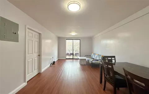 71-24 163rd #3B, Fresh Meadows, NY 11365