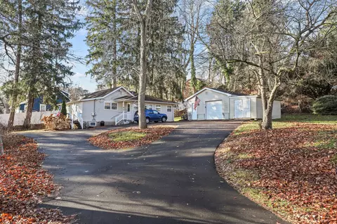 944 S Route 9w, Clarkstown, NY 10920