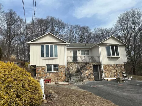 262 Shear Hill Rd, Mahopac, NY 10541