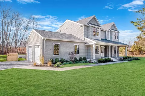 242 Maple Ln, Greenport, NY 11944