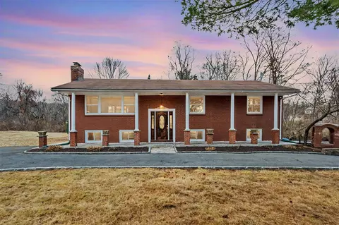 559 Laroe Rd, Chester, NY 10918