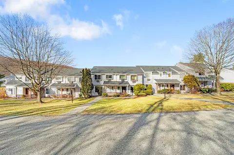 904 Swan Hollow Rd #904, Monroe, NY 10950