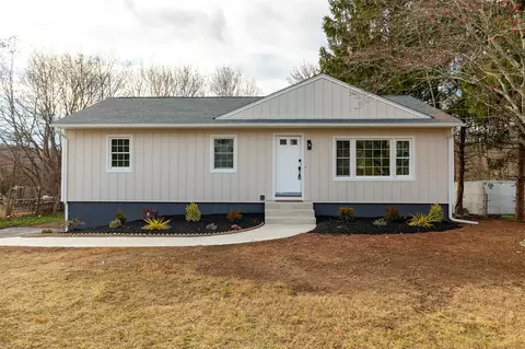 5 Doyle Dr, Wappinger, NY 12590