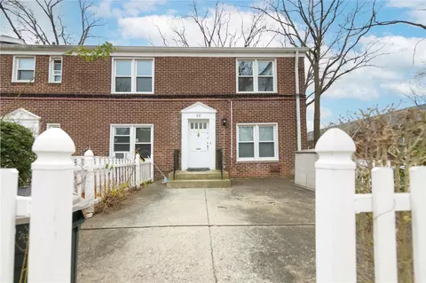 80 Hilltop Acres #80, Yonkers, NY 10704