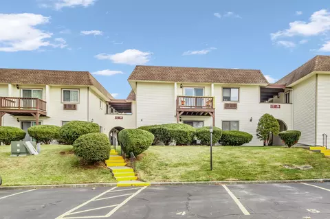 17 Village Park Dr #1D, Fishkill, NY 12524