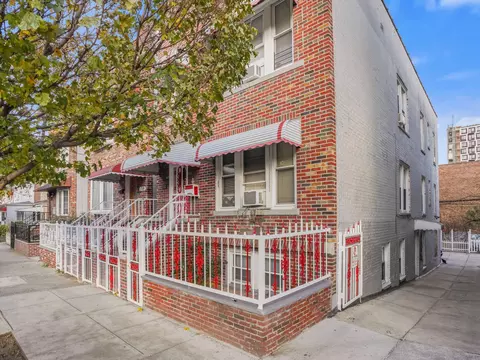 1312 Purdy St, New York, NY 10462