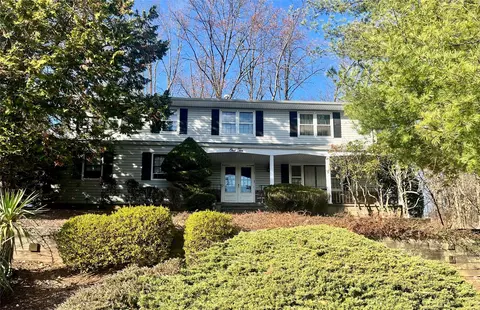 110 Princeton Dr, Orangetown, NY 10983