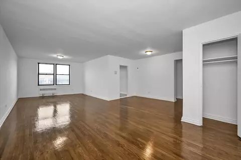 1040 Neilson St #2F, New York, NY 11691