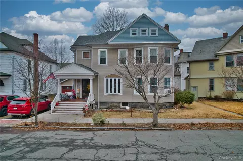 4 Elizabeth St, Port Jervis, NY 12771