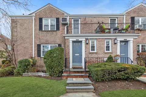61-19 224th St #B - UPPER, Oakland Gardens, NY 11364