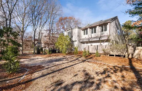 4 Todd Dr, East Hampton, NY 11937