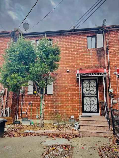 650 Sackman St, Brooklyn, NY 11212