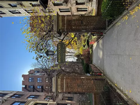 754 Brady Ave #604, New York, NY 10462