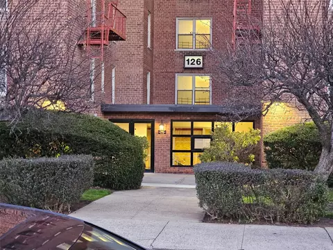 126 Church St #6G, New Rochelle, NY 10805