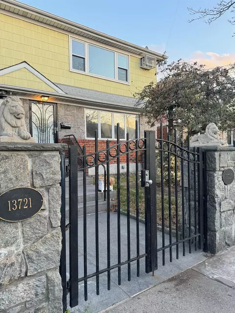 13723 Lafayette St, New York, NY 11417