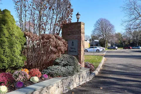 132 Harbor S #132, Amityville, NY 11701