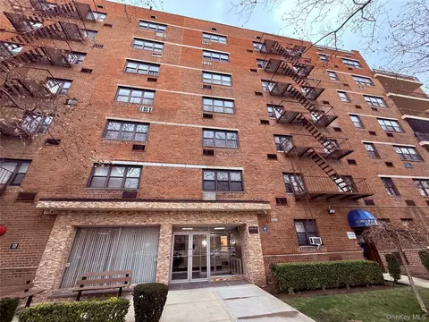 153-25 88th St #1K, Howard Beach, NY 11414