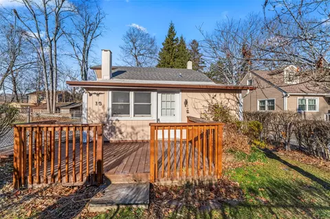 13 Hillcrest Dr, Greenwood Lake, NY 10925
