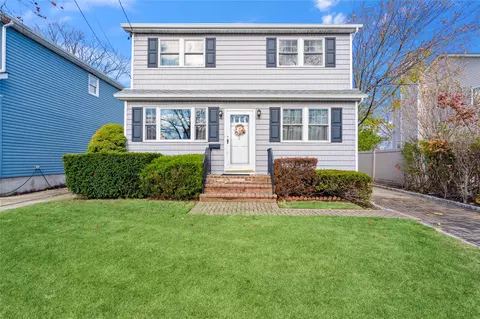 802 Oak St, Bellmore, NY 11710