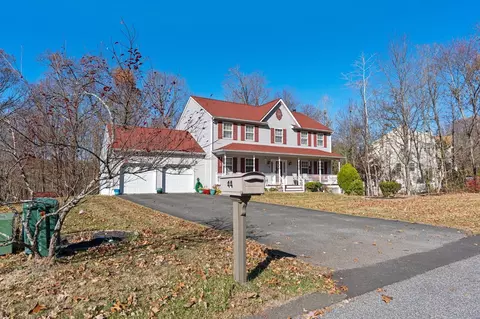 44 Ramblewood Dr, Newburgh, NY 12550