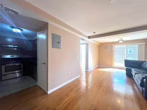14075 Ash Ave #5C, New York, NY 11355