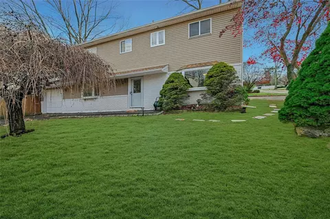 3 Harley Ave, East Northport, NY 11731