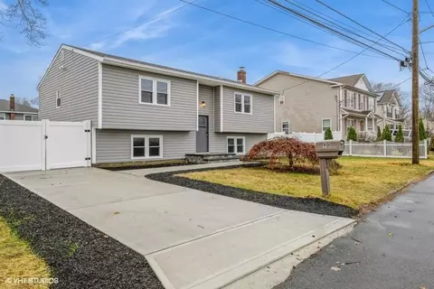 90 Offaly St, Amityville, NY 11701