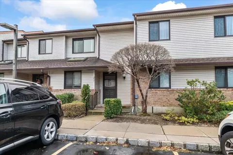 257 Aspen Ct #257, Wantagh, NY 11793