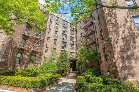 83-55 Woodhaven Blvd #3J, Woodhaven, NY 11421
