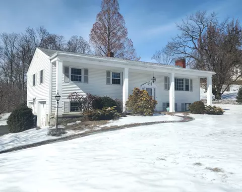 3 Ashley Dr, Newburgh, NY 12550