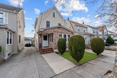 248-26 89th Ave, New York, NY 11426