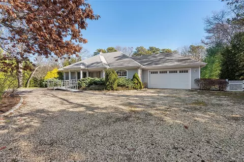 31 Jeffrey Ln, Westhampton Beach, NY 11978