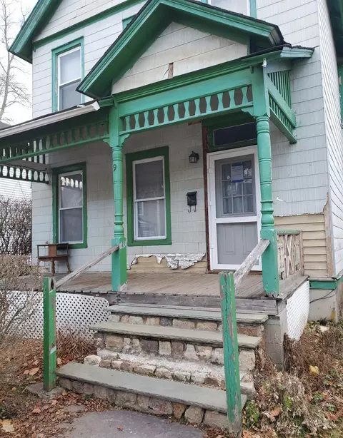 9 Hermance St, Ellenville, NY 12428
